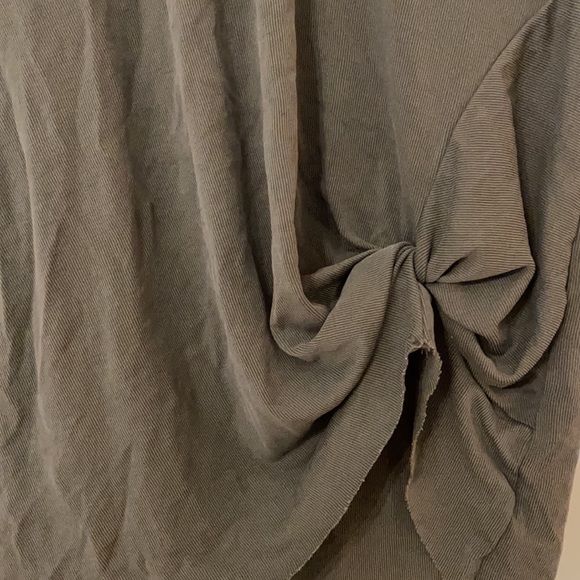 Lumiere Small Olive Green Women’s Short Sleeve Top - Picture 2 of 4